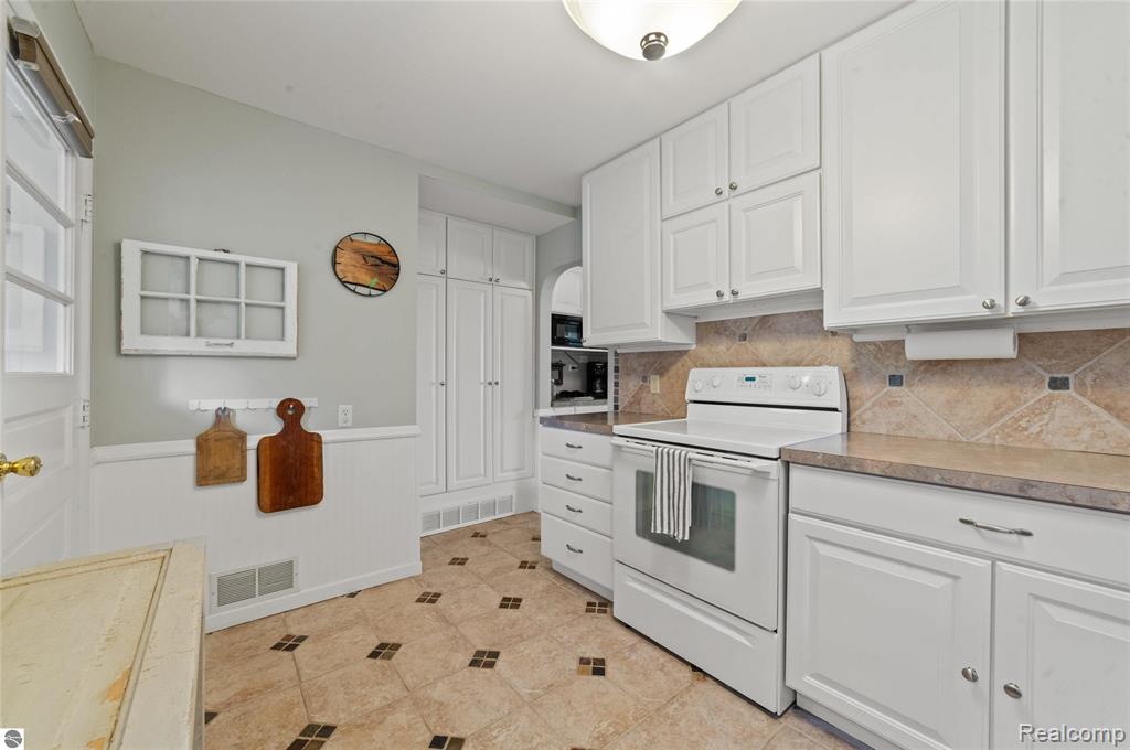 7269 Shore Road NE, Kalkaska, MI 49646 — Photo 12