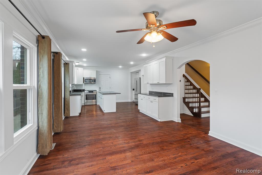520 FISKE Drive, Detroit, MI 48214 — Photo 17