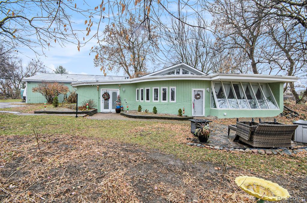 60742 11 Mile Road, South Lyon, MI 48178 — Photo 2