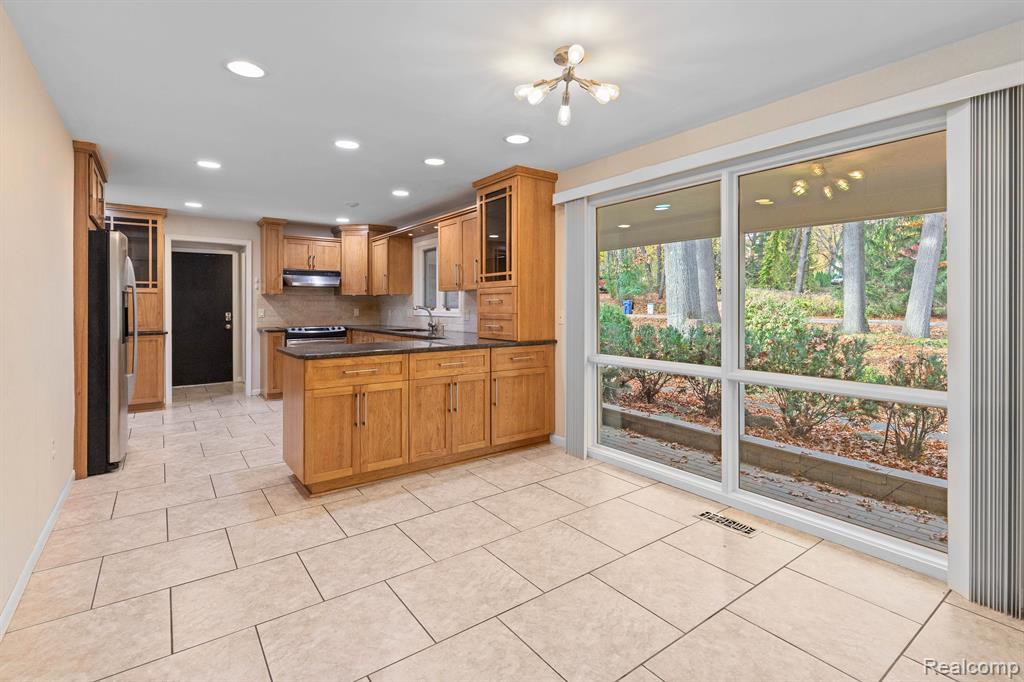 4966 Whispering Pine Lane, Bloomfield Hills, MI 48302 — Photo 16