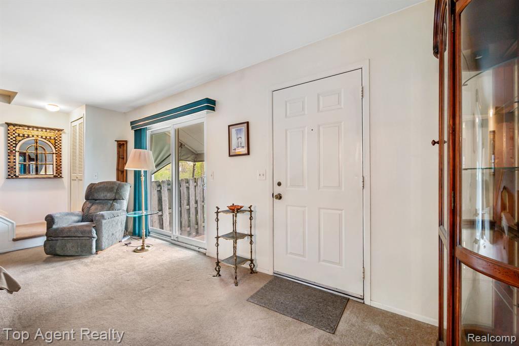 24755 Meadow Lane, Harrison Township, MI — Photo 5