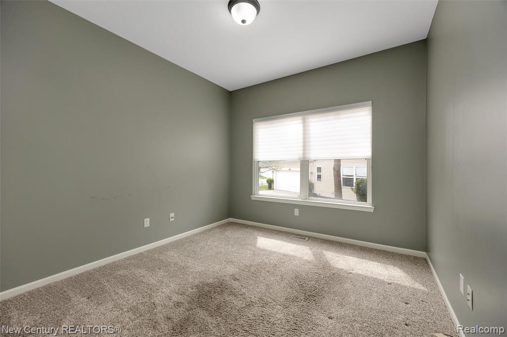 3561 Grove Lane, Auburn Hills, MI 48326 — Photo 16