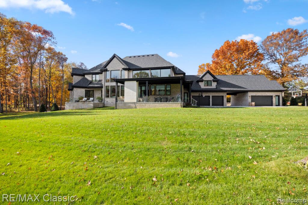 43 Canterwood, Highland, MI — Photo 10