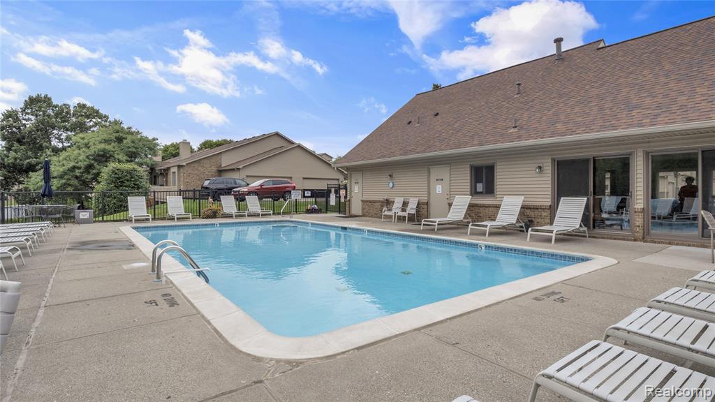 7113 Elmhurst, West Bloomfield, MI — Photo 65