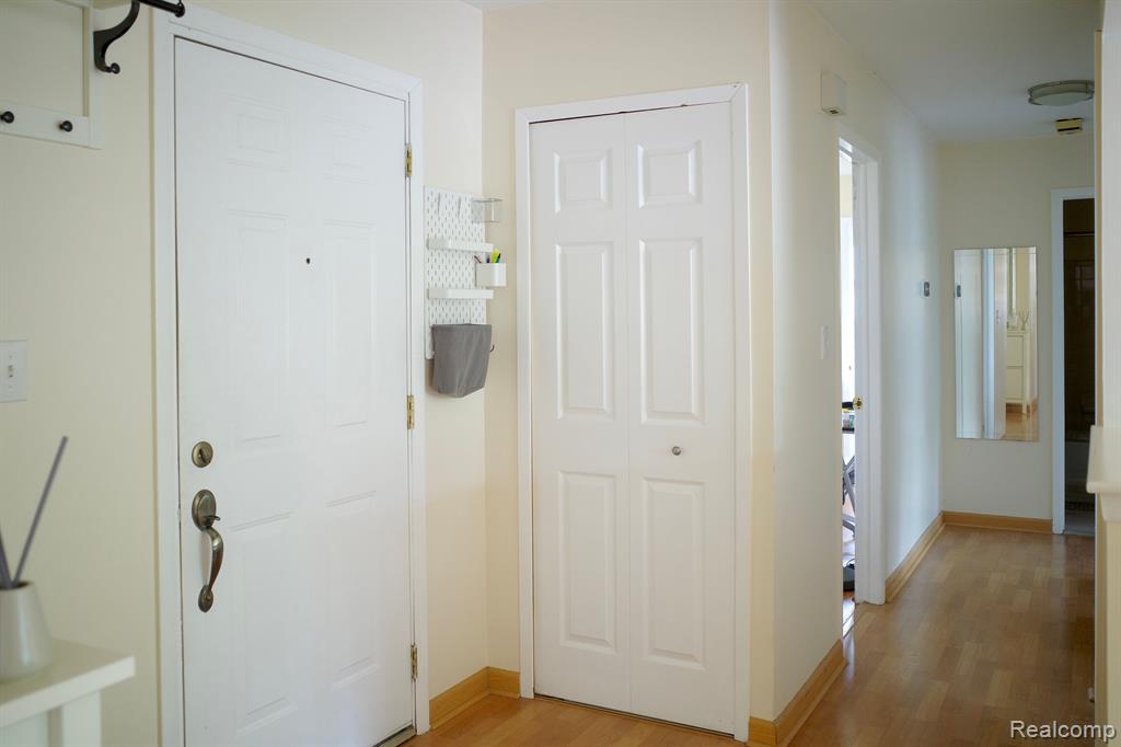 41425 GREENWOOD Drive, Canton, MI 48187 — Photo 17