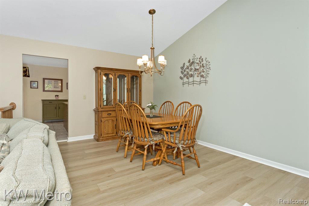 41667 WESTBURY Lane, Clinton Twp, MI 48038 — Photo 9