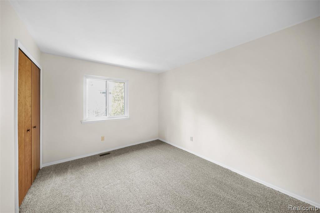 41257 S Woodbury Green Drive, Belleville, MI 48111 — Photo 18
