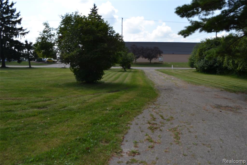 5084 Lennon Road, Flint, MI 48507 — Photo 23