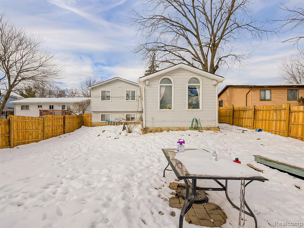819 Woodingham Avenue, Waterford, MI 48328 — Photo 20