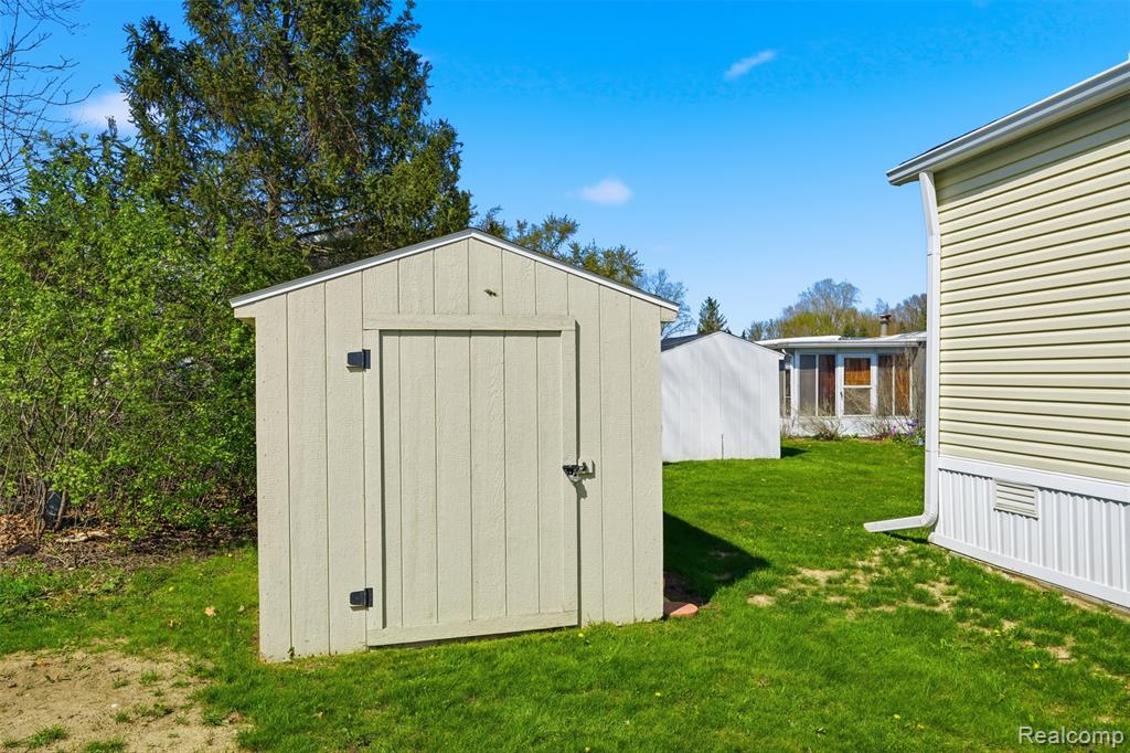 440 Flamingo Street, Rochester Hills, MI 48309 — Photo 5