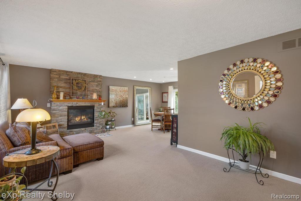 691 BARCLAY Drive, Troy, MI 48085 — Photo 5