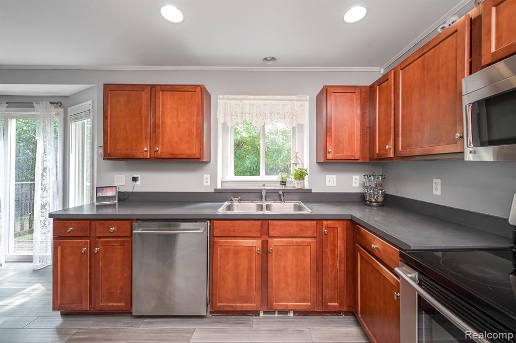 5842 GLEN CREEK Court, Ann Arbor, MI 48108 — Photo 13