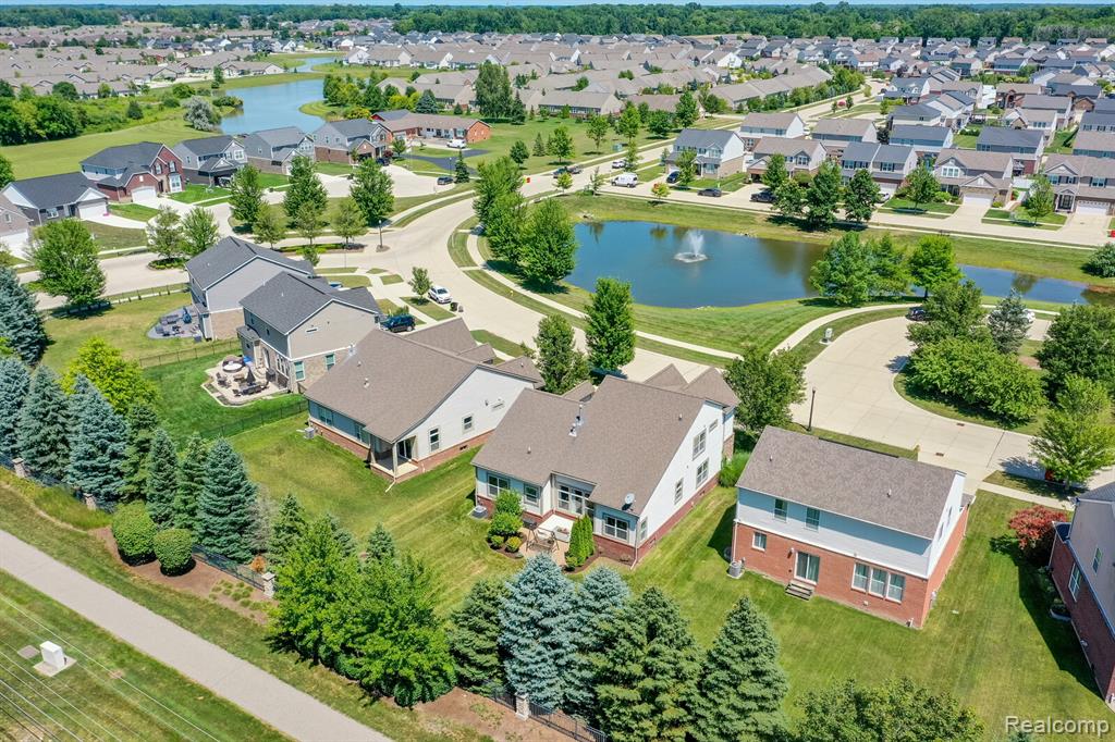 48073 Flatbush Circle, Macomb, MI 48042 — Photo 7