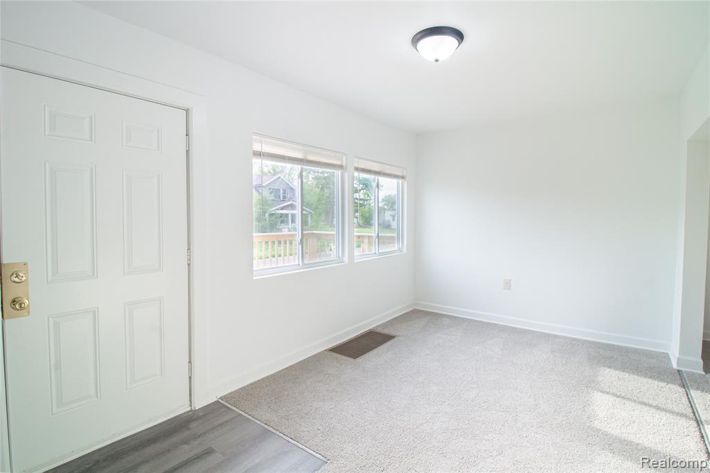 18844 Syracuse Street, Detroit, MI 48234 — Photo 9