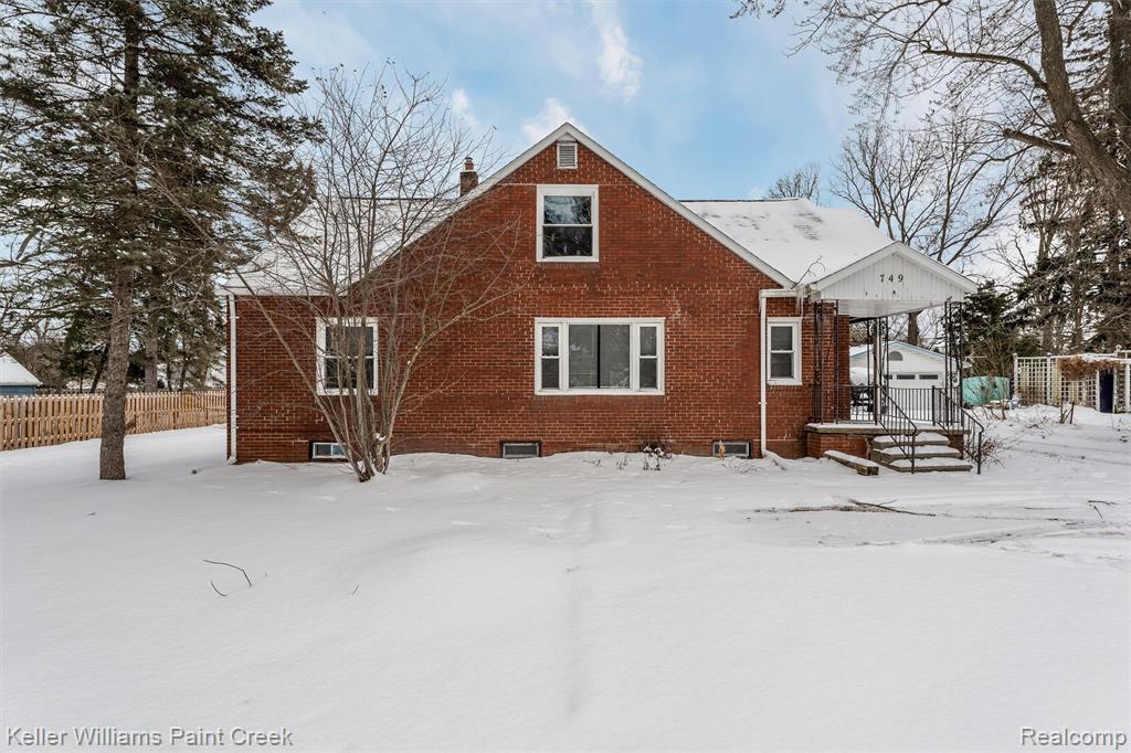 749 Orion Road, Orion, MI 48362 — Photo 2