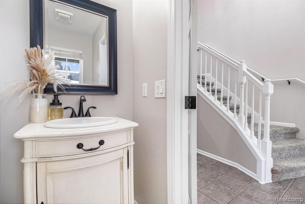 7926 FOREST CREEK, Whitmore Lake, MI 48189 — Photo 21
