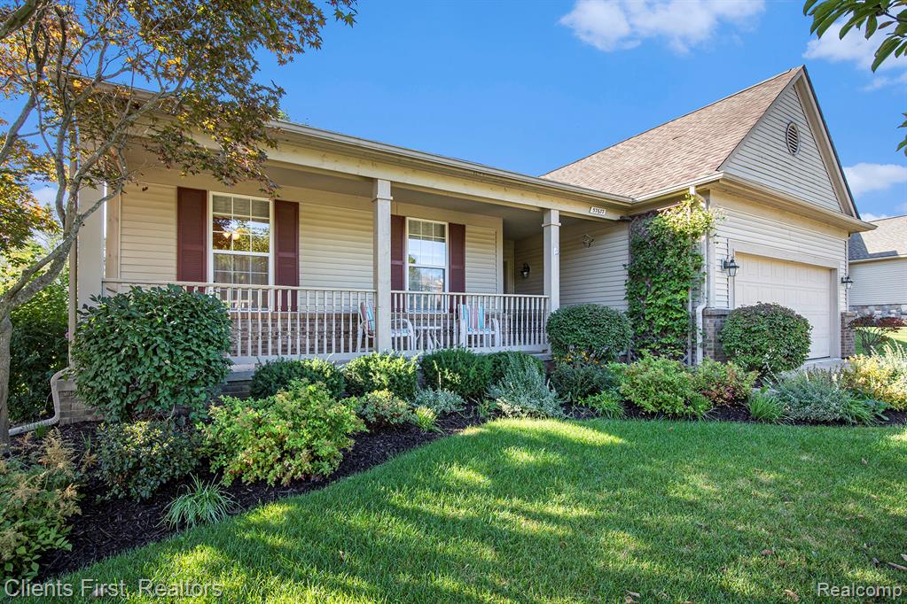 57677 Dakota Drive, New Hudson, MI 48165 — Photo 2