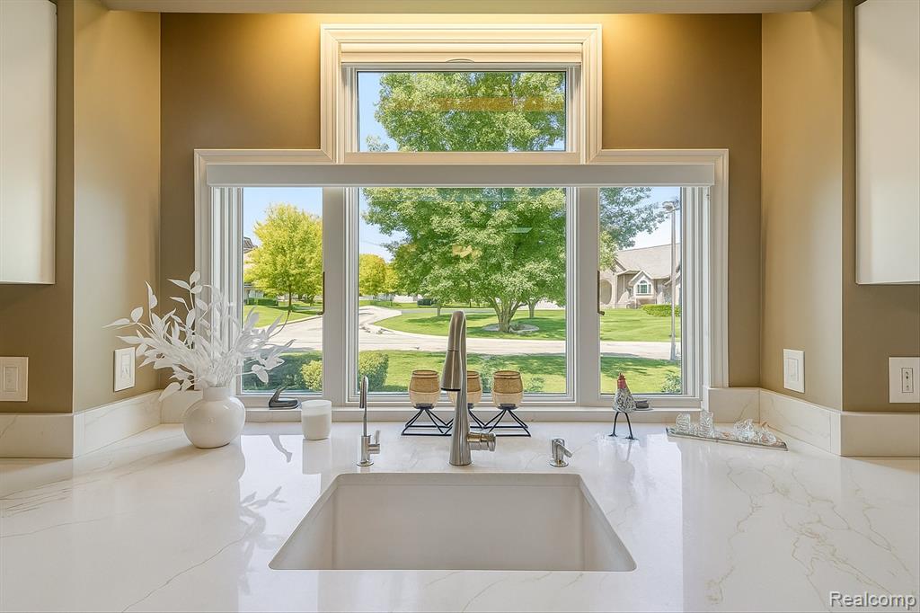 935 Mildred J Court, Brighton, MI 48116 — Photo 14