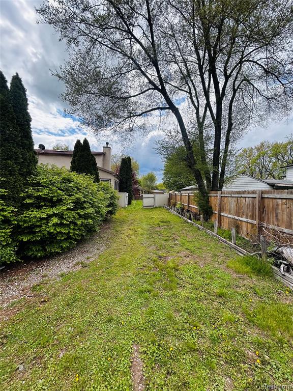 8186 Lenore Street, Dearborn Heights, MI 48127 — Photo 59
