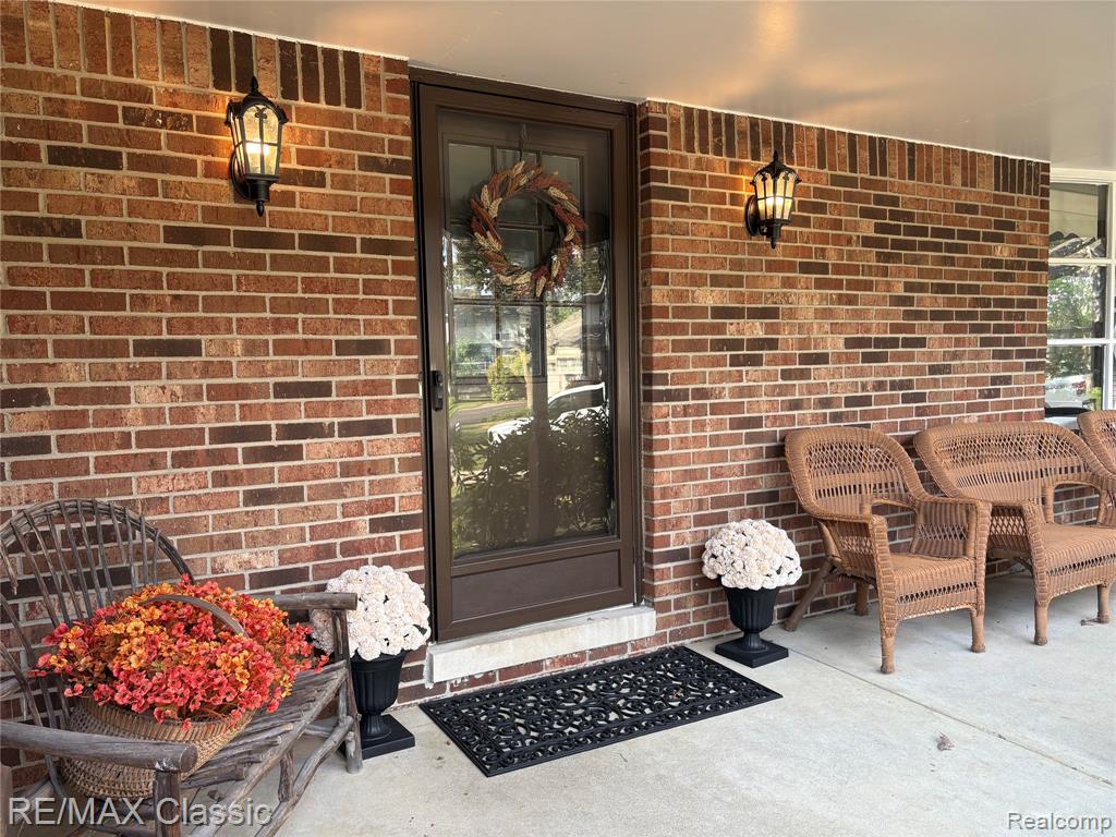 1561 Waters Edge Court, Wixom, MI 48393 — Photo 2