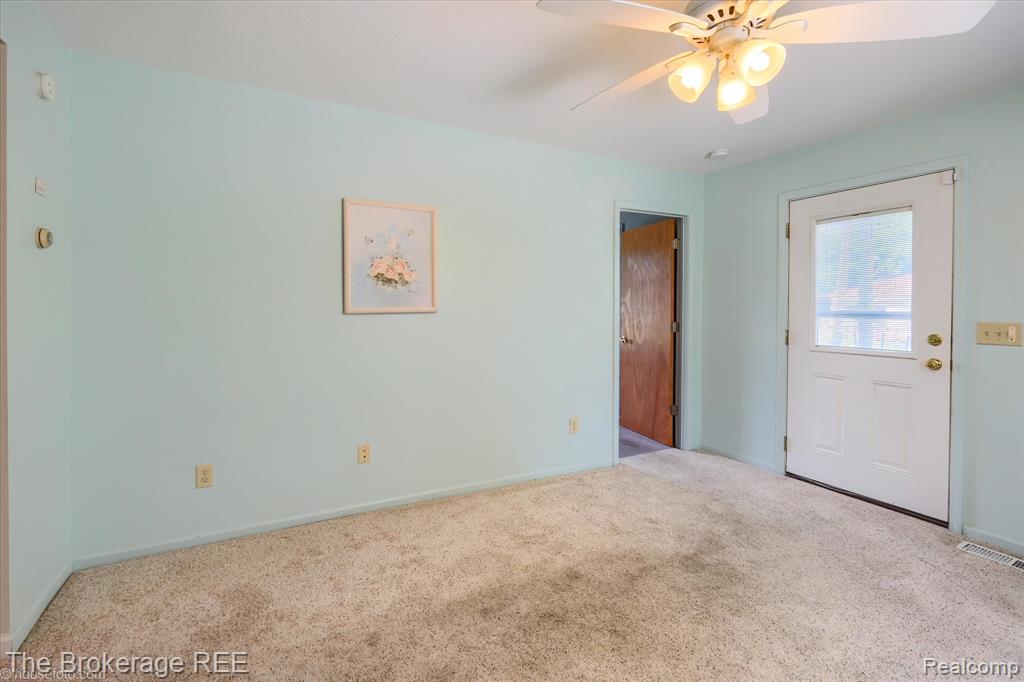 1314 Carman Street, Burton, MI 48529 — Photo 9