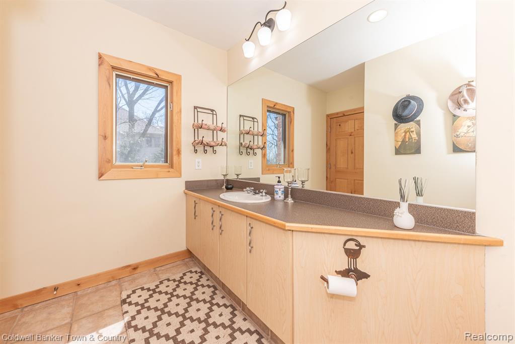 9945 ROLLING GREENS Drive, Pinckney, MI 48169 — Photo 29