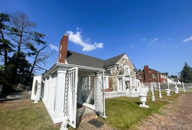 450 W Grixdale, Detroit, MI 48203 — Photo 3