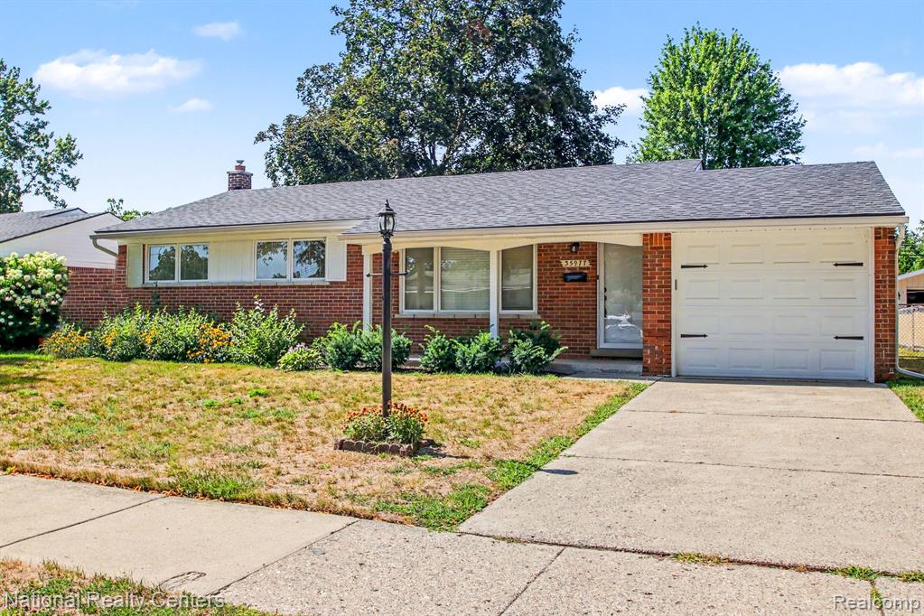 35977 Dover Street, Livonia, MI 48150
