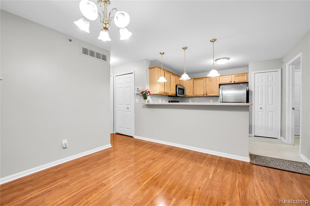 10104 Jasmine Drive, Walled Lake, MI 48390 — Photo 11