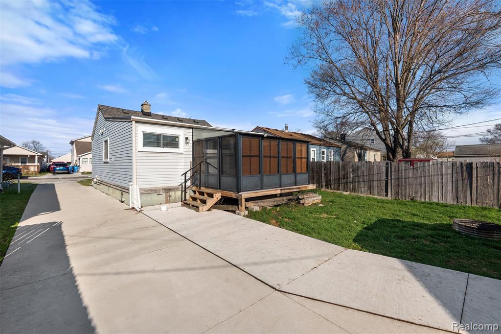 30752 Brush Street, Madison Heights, MI 48071 — Photo 21