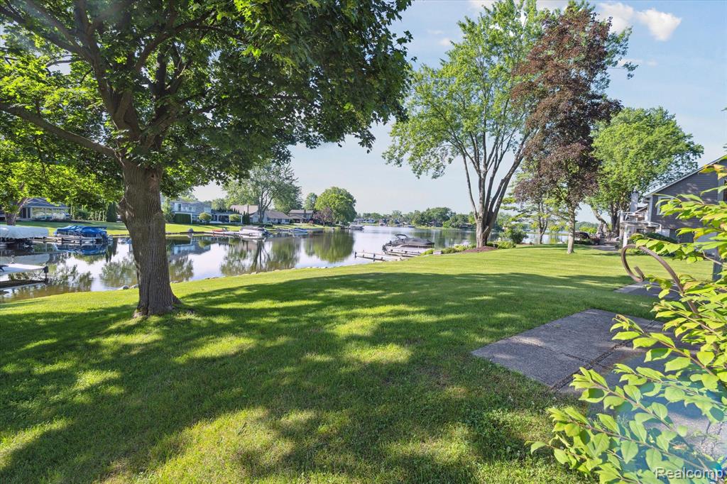 5100 Surfwood Drive, Commerce Twp, MI 48382 — Photo 37