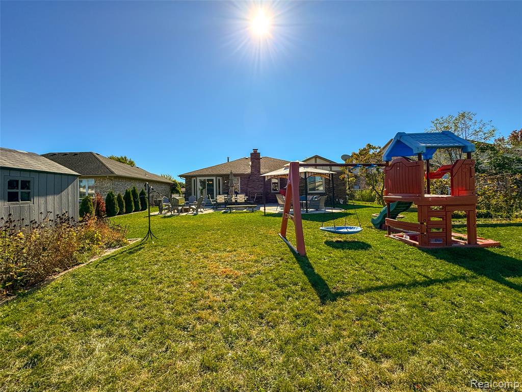 4231 Chris Drive, Sterling Heights, MI 48310 — Photo 47