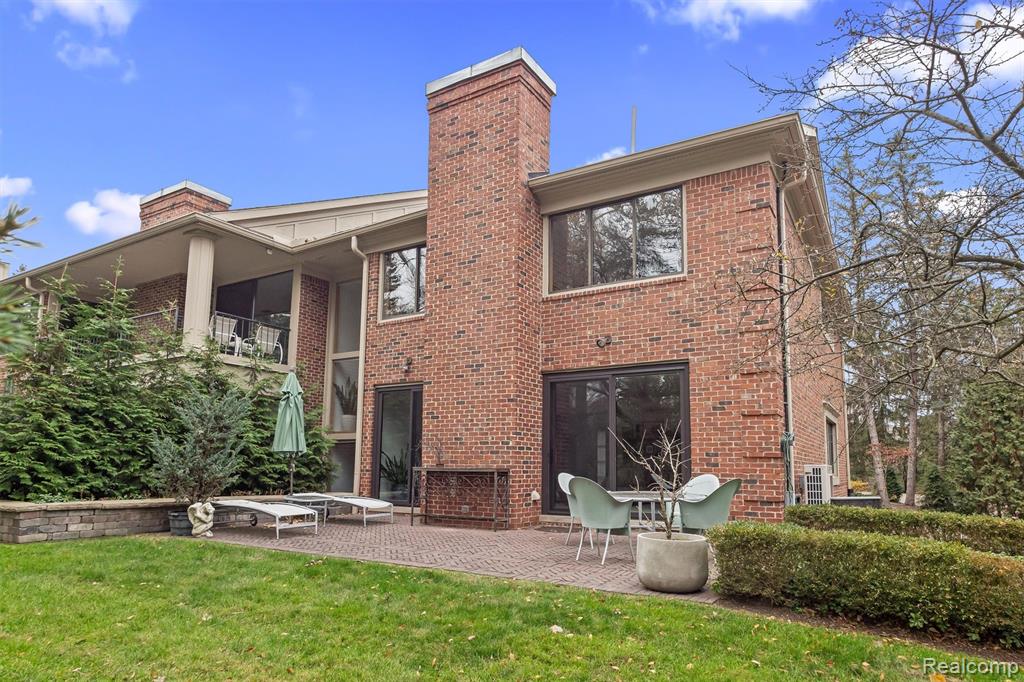 63 Barden Court, Bloomfield Hills, MI 48304 — Photo 30