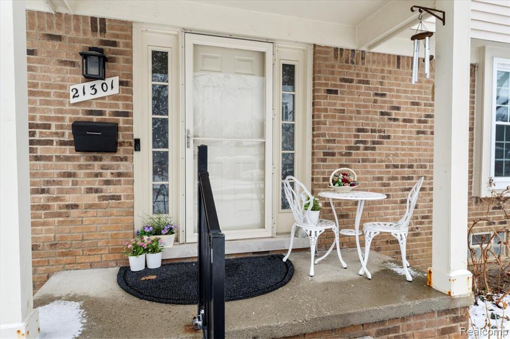 21301 E Glen Haven Circle, Northville, MI, 48167