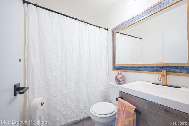 81 Stratford Lane, Rochester Hills, MI 48309 — Photo 22