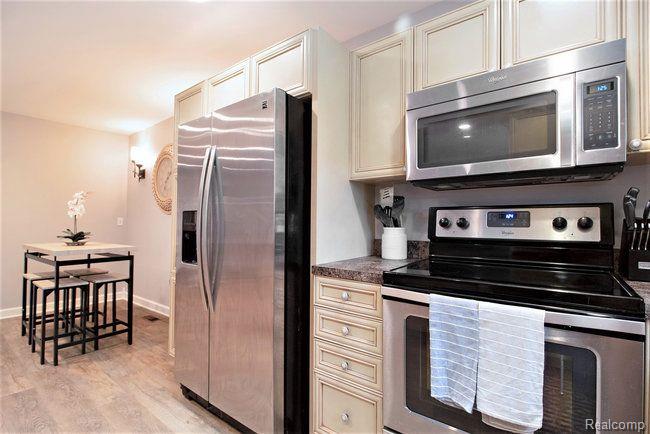 405 Forest Drive, Brighton, MI 48116 — Photo 9