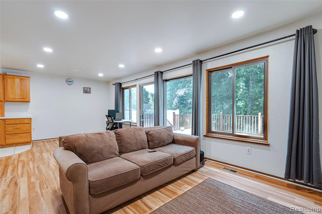 22857 Cranbrooke Drive, Novi, MI — Photo 19