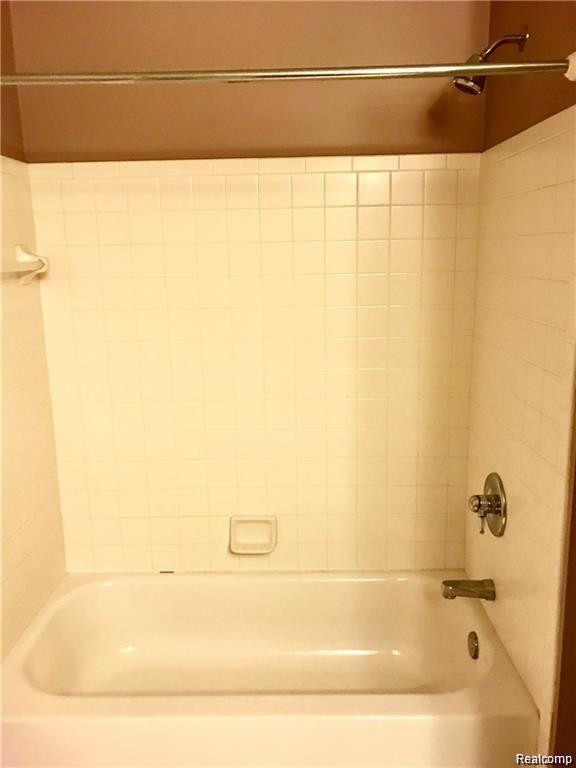 16694 DOVER Drive, Northville, MI — Photo 14