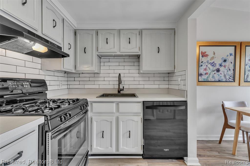 19517 Dartmouth Place, Northville, MI 48167 — Photo 14