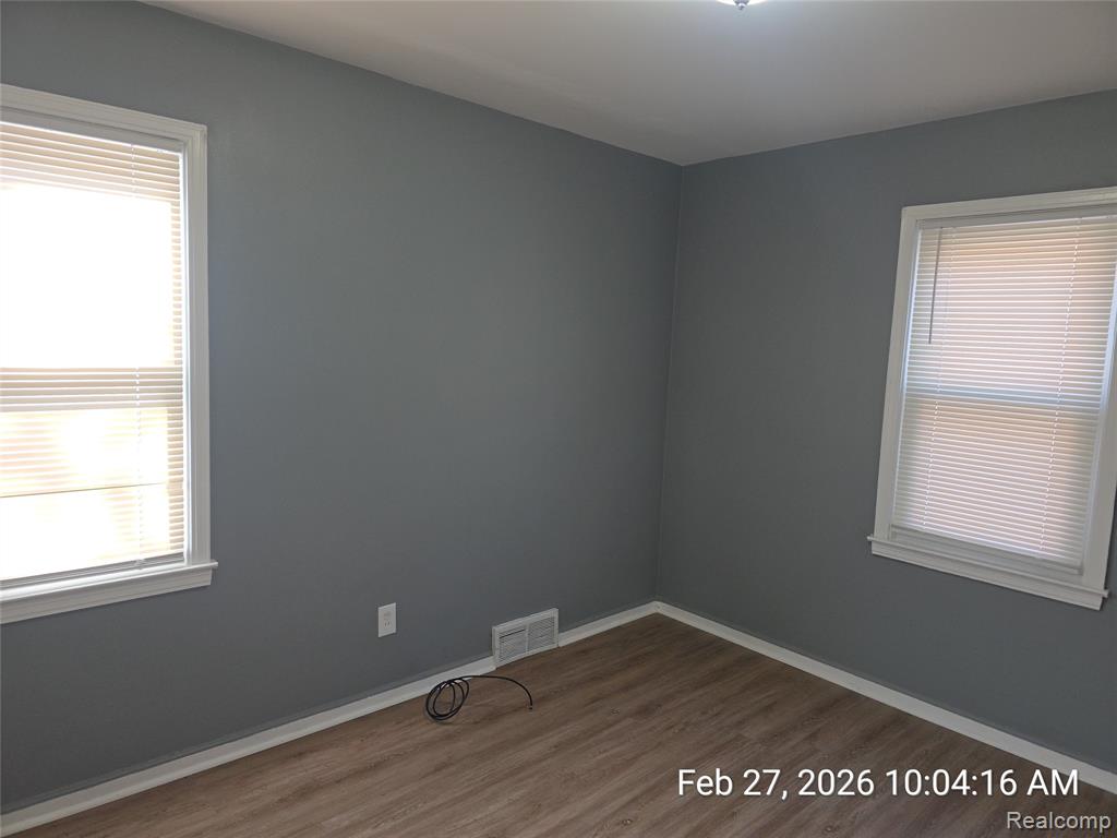 25695 Orchard Drive, Dearborn Heights, MI 48125 — Photo 16