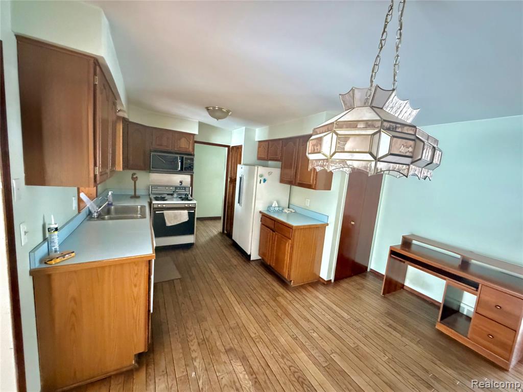 29265 Van Laan Drive, Warren, MI 48092 — Photo 17