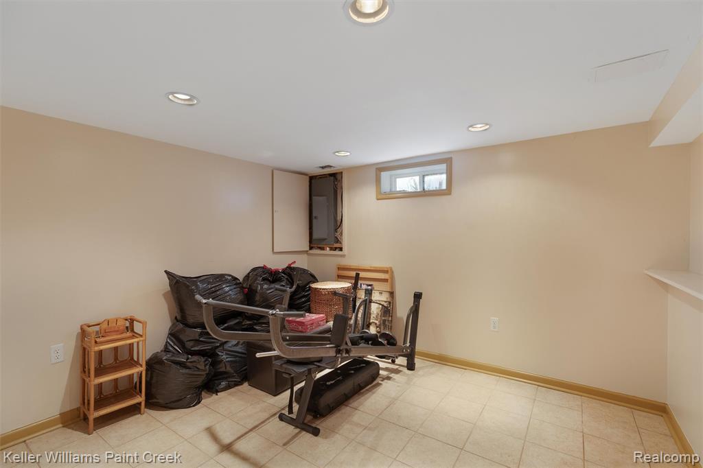 420 Dons Court, Ortonville, MI 48462 — Photo 22