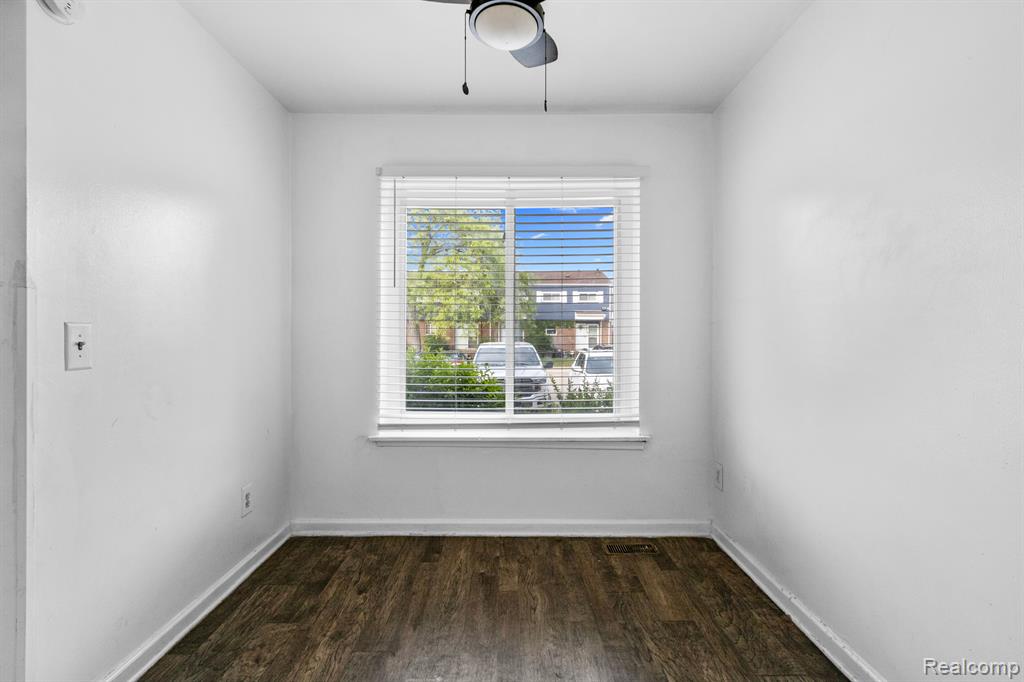 534 SAINT MARON, Detroit, MI 48207 — Photo 6