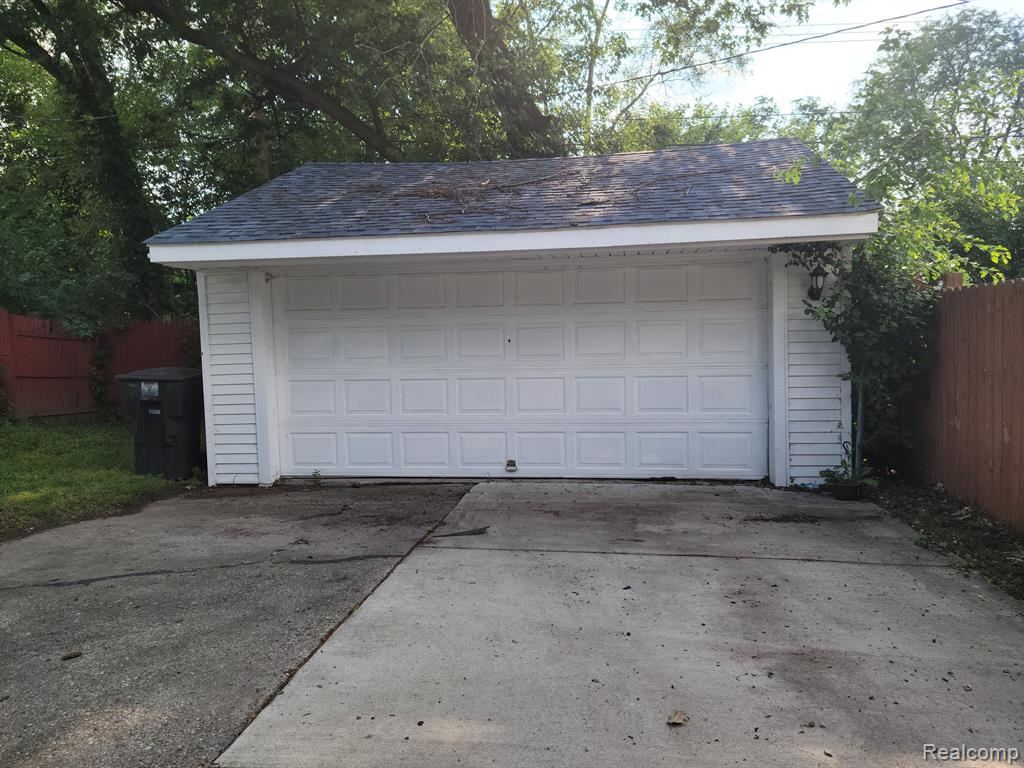 7637 LAMPHERE, Redford, MI 48239 — Photo 4