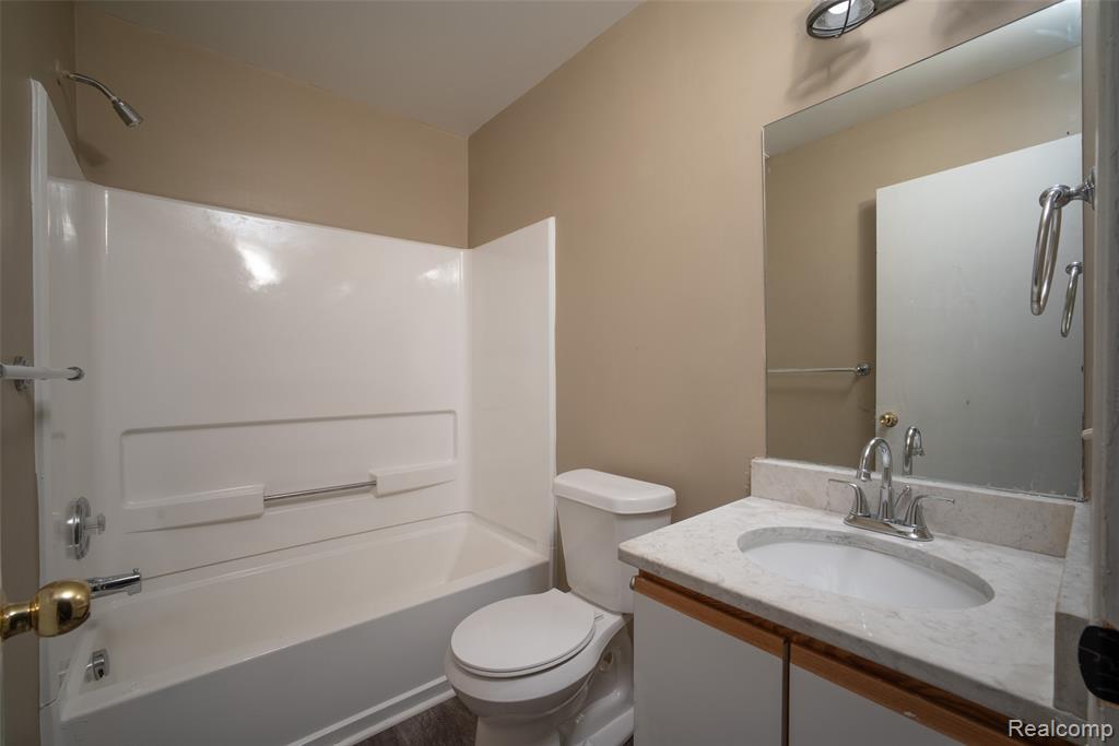 15650 Stone Crossing Drive, Southfield, MI 48075 — Photo 18