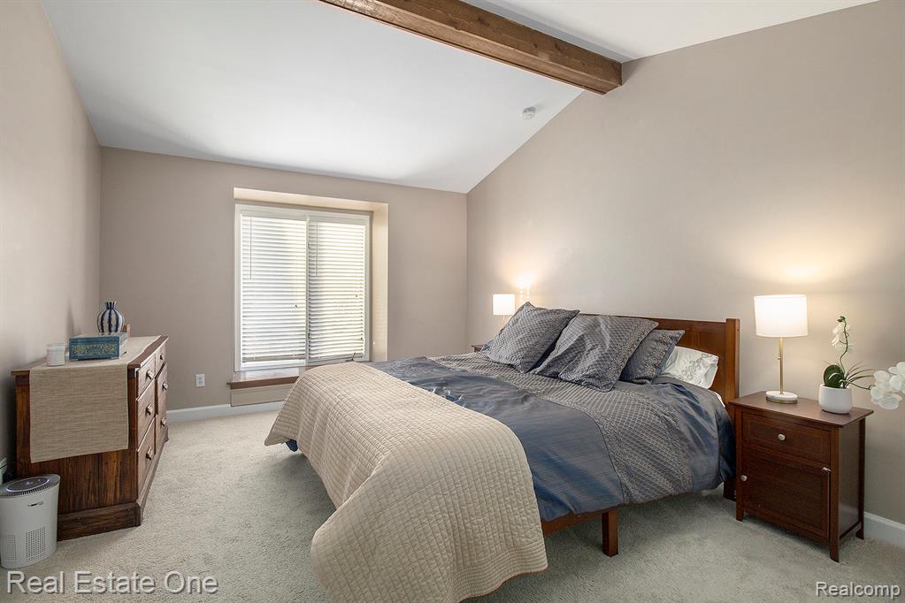 6886 High Oaks Drive, Troy, MI 48098 — Photo 13