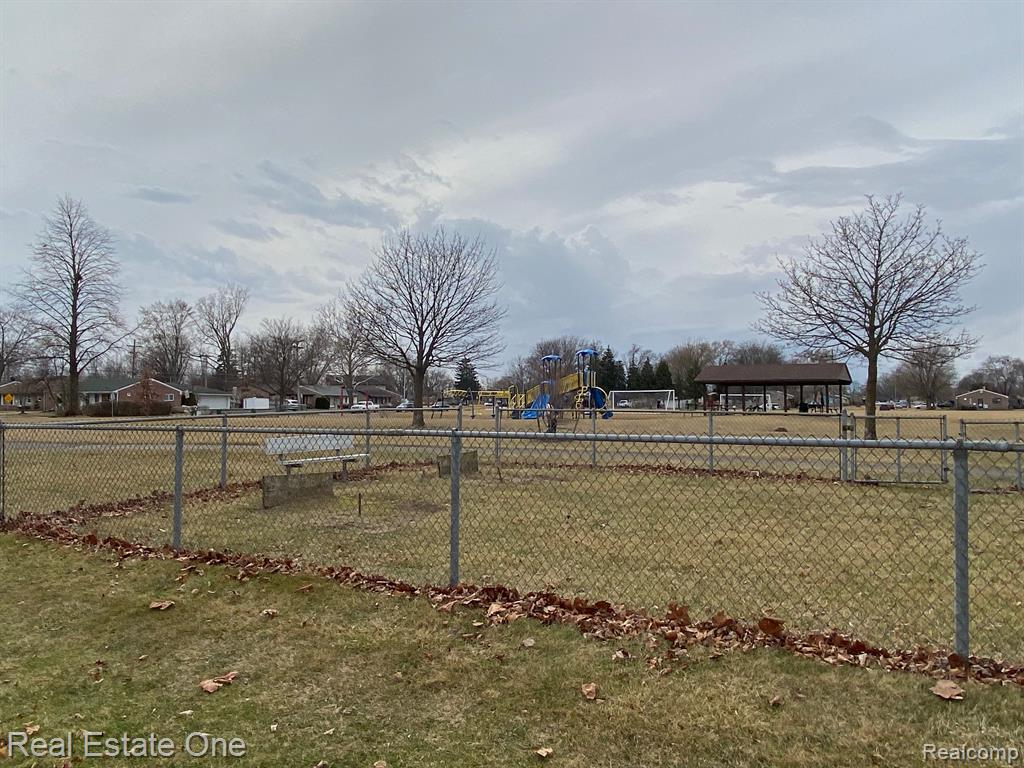 8647 DONNA Street, Westland, MI — Photo 31