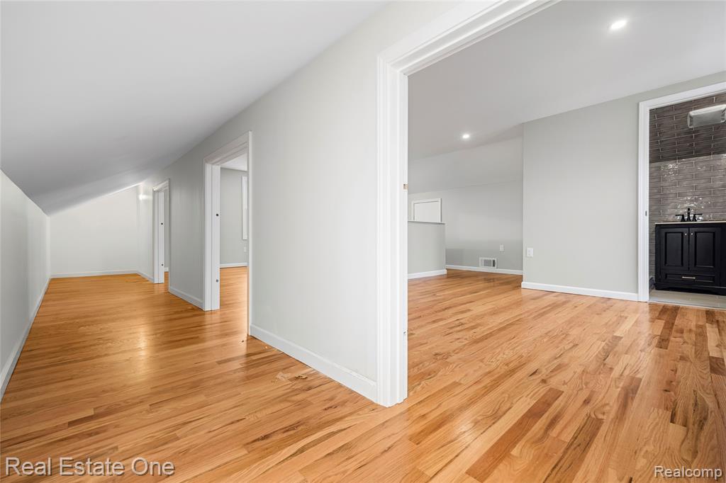 13344 Hart Avenue, Huntington Woods, MI — Photo 38