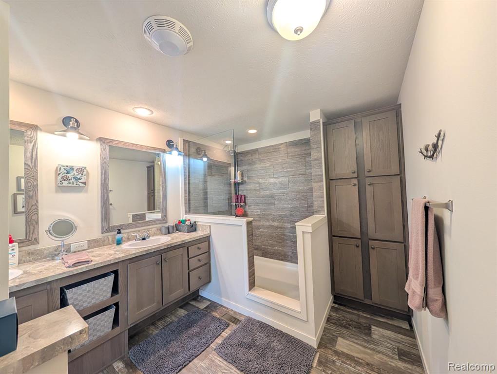 11219 Wildbrook Court, South Lyon, MI 48178 — Photo 15