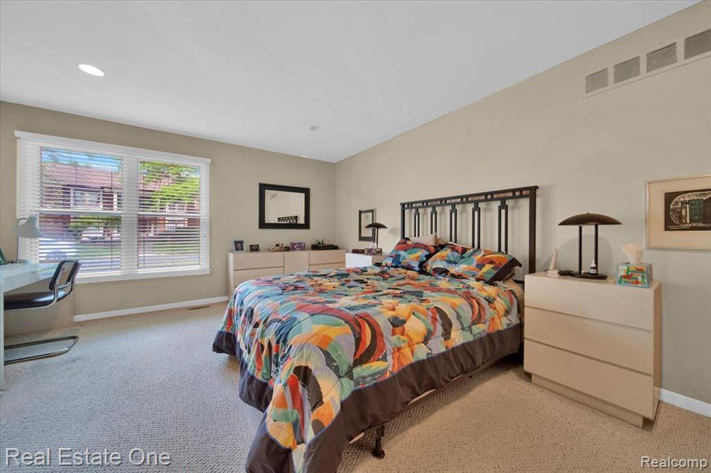 4406 KNIGHTSBRIDGE Lane, West Bloomfield, MI 48323 — Photo 16